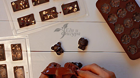 конфеты из кэроба фото достаем из формы готовые конфеты